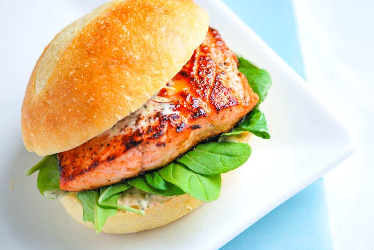 Moist and Flaky Salmon Burgers - Foodess