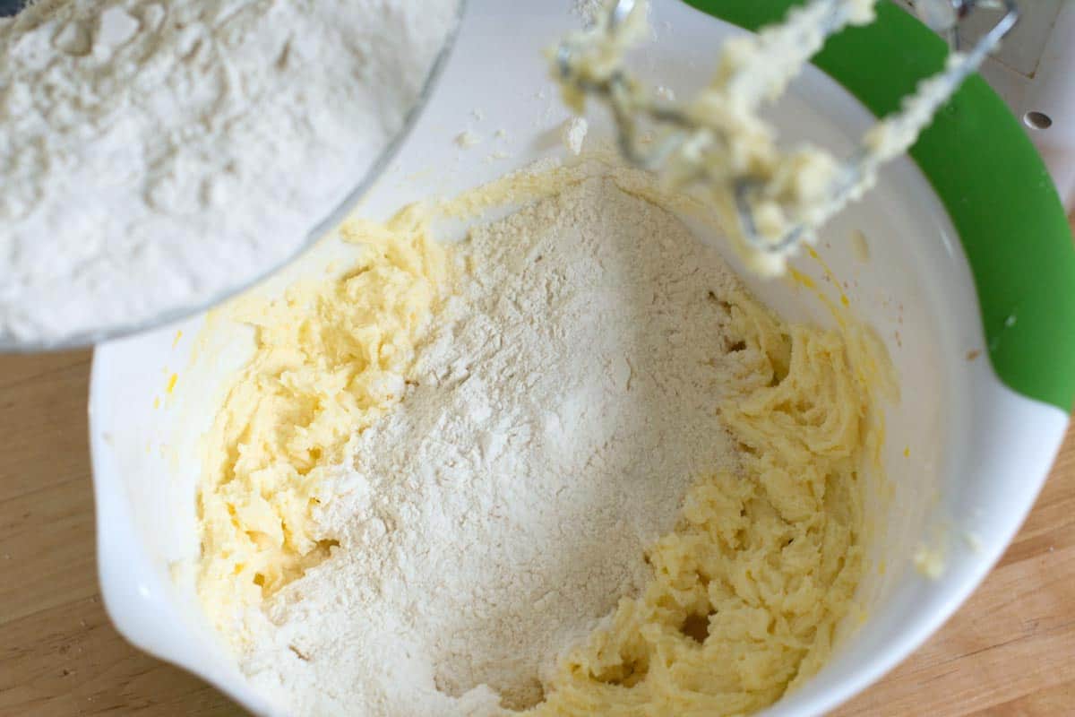 How to Make Snickerdoodles: Adding flour to the dough