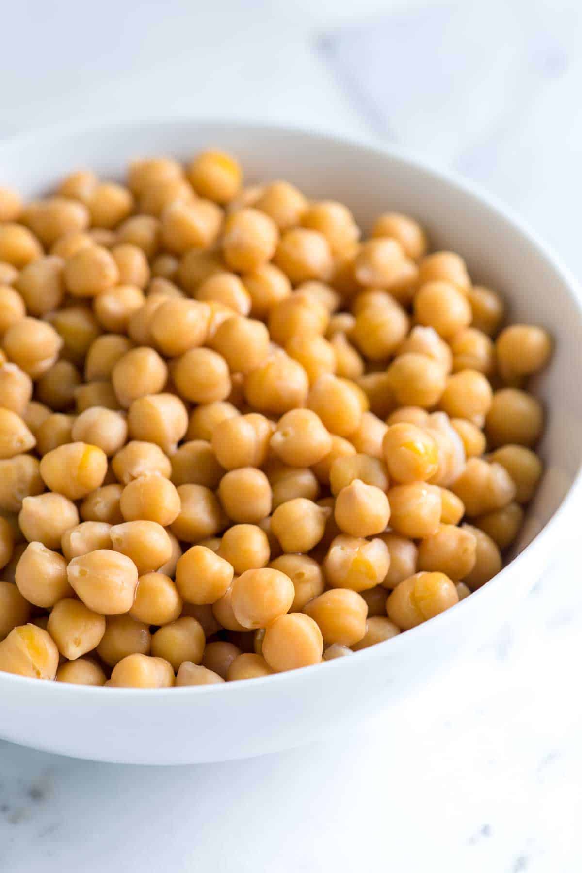How to Cook Chickpeas (Ultimate Guide)