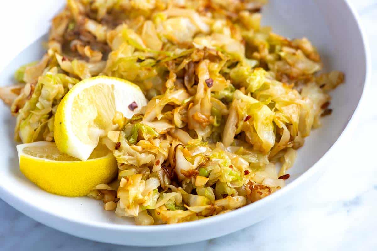 Lemon Garlic Sauteed Cabbage - Karinokada