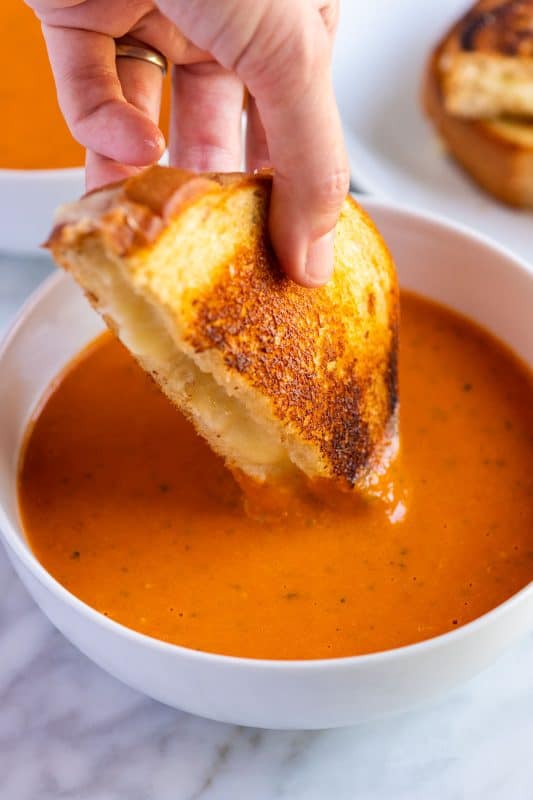 Easy Roasted Tomato Soup Recipe