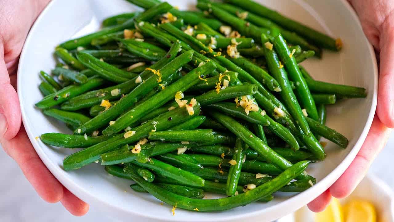 https://www.inspiredtaste.net/wp-content/uploads/2023/08/Garlic-Butter-Sauteed-Green-Beans-Recipe-Video.jpg