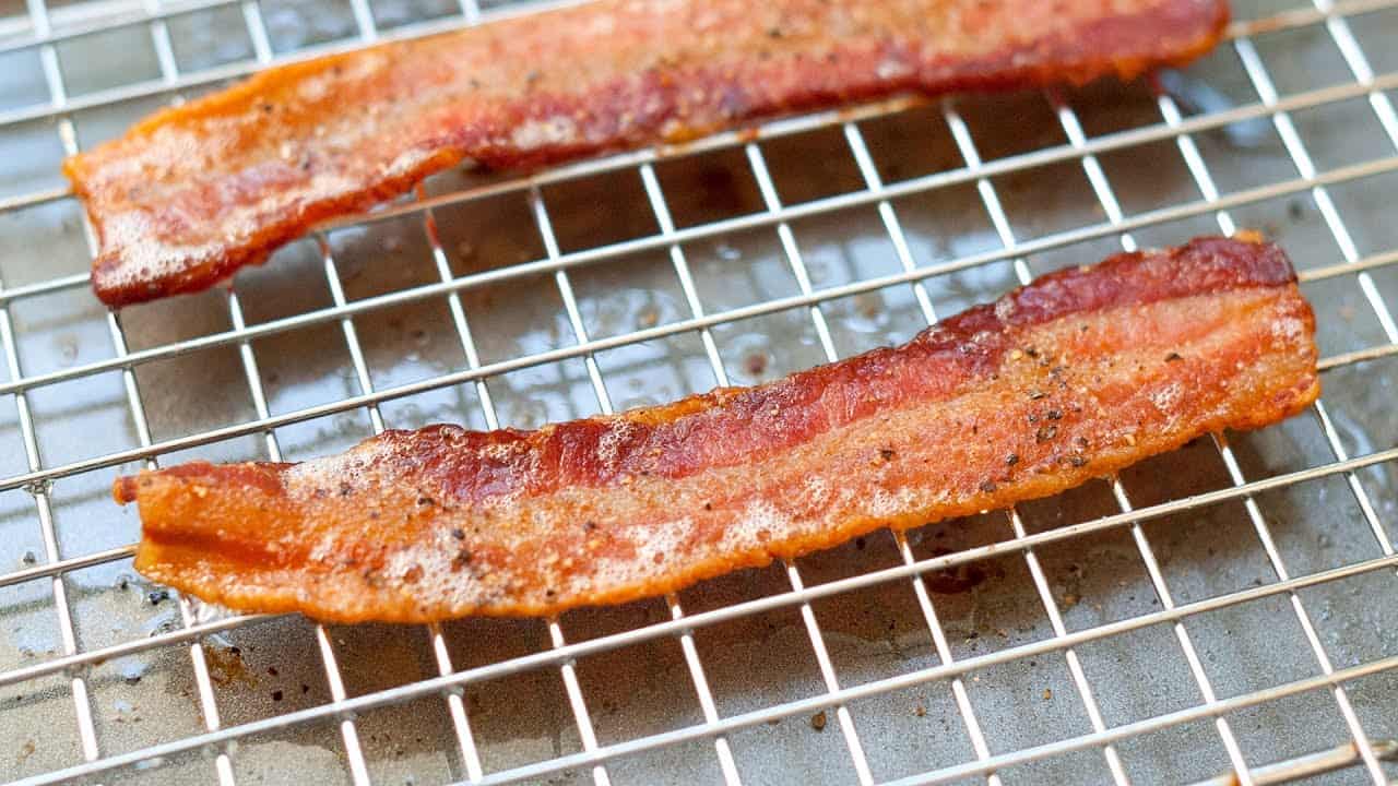 Best Oven Baked Bacon Recipe - How to Cook Bacon In The Oven
