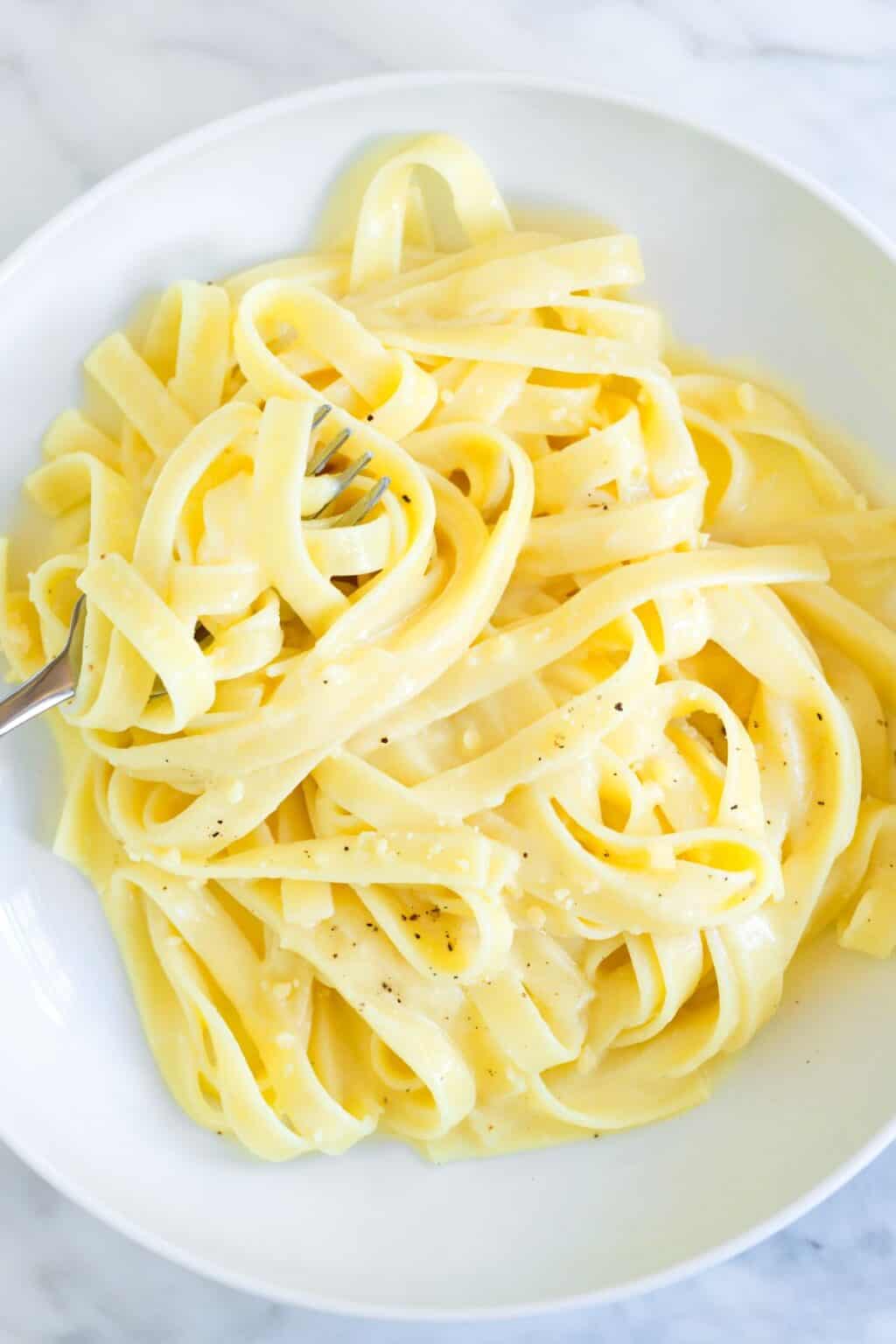 Easy Fettuccine Alfredo Recipe