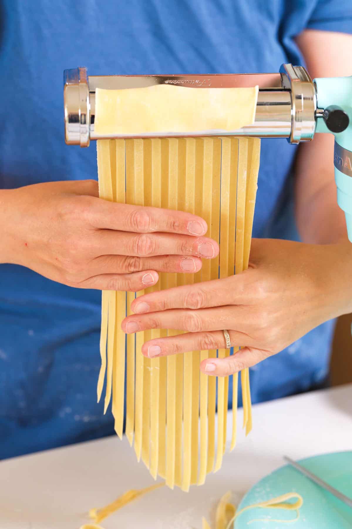 How to Make Pasta: Cutting the dough into fettuccine 