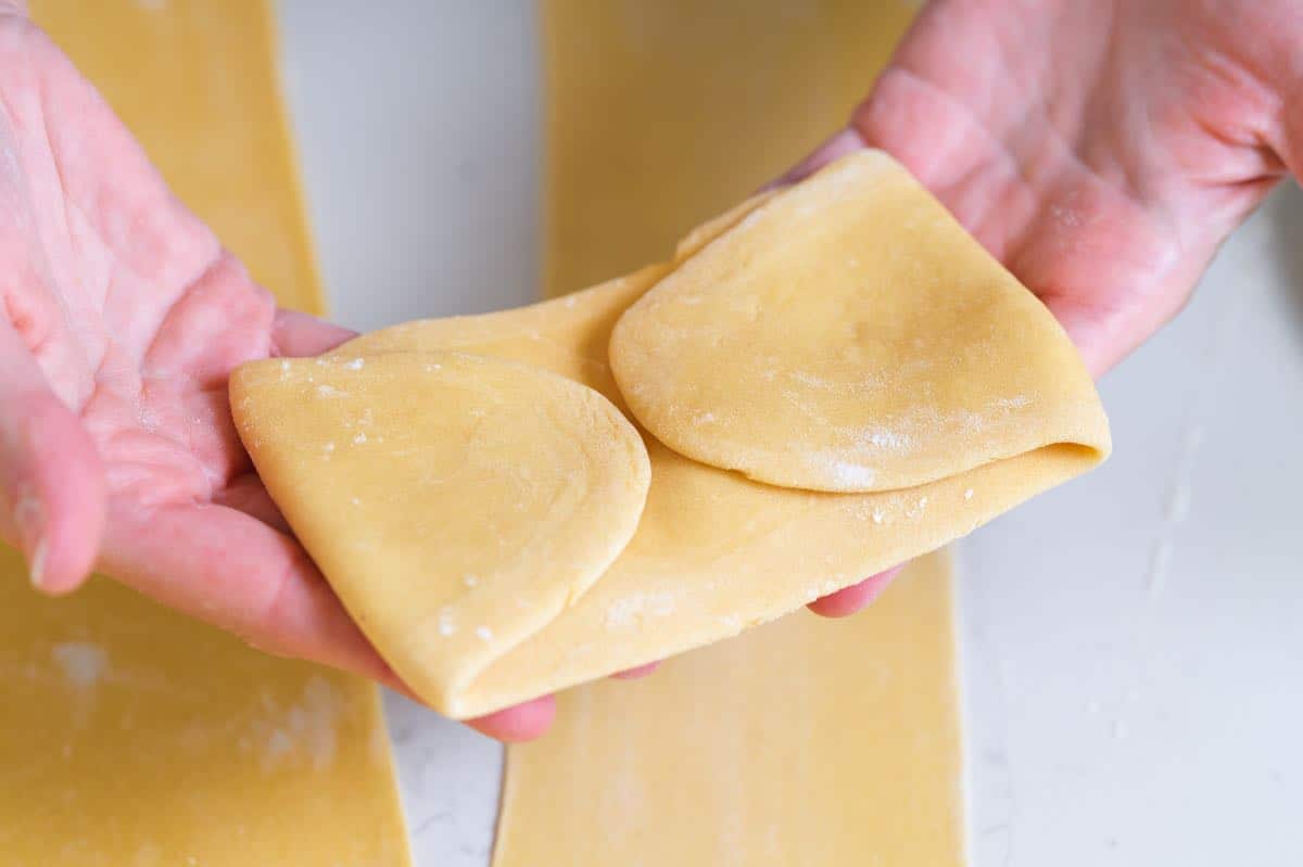 How to make pasta: Fold the pasta dough evenly